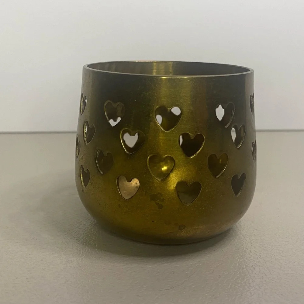 Brass vintage tea light candle holder Valentine’s Day hearts cute table decor - Picture 2 of 7